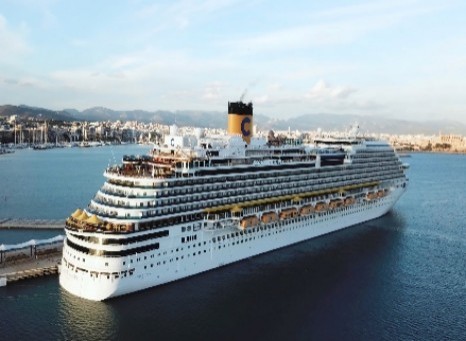 خطوط أنابيب البخار وأنابيب العادم للسفن الكبيرة